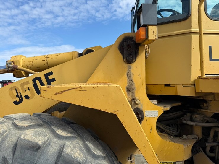 caterpillar-950f-image-30