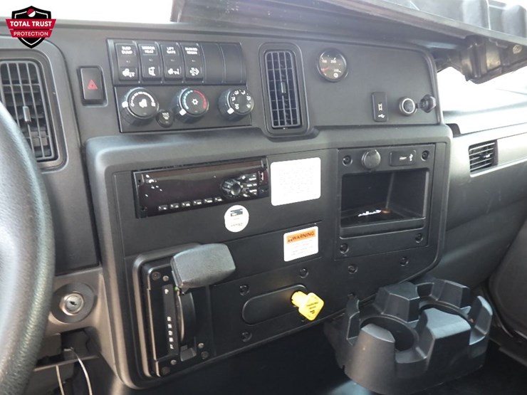 2019-international-durastar-4300-image-16