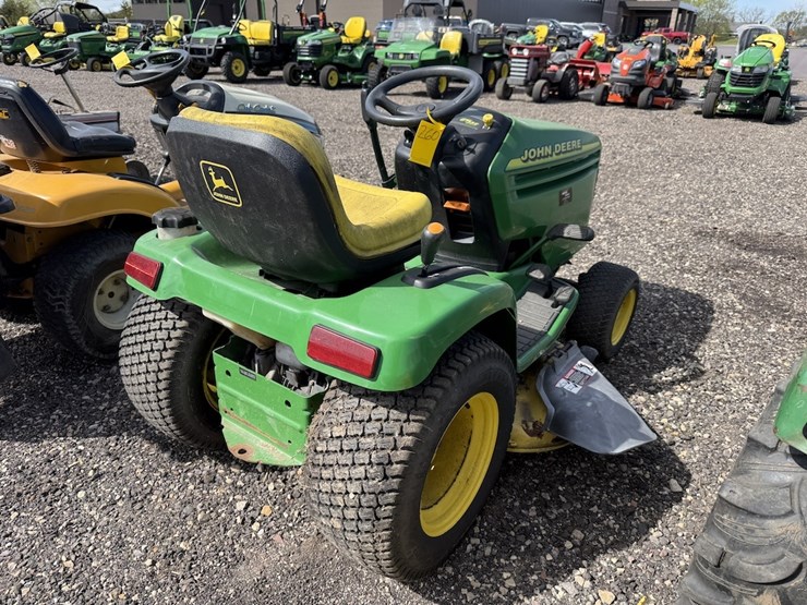 john-deere-gt225-image-4