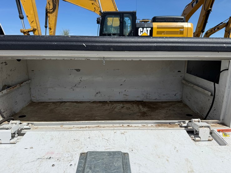 2020-ford-f550-xl-image-24