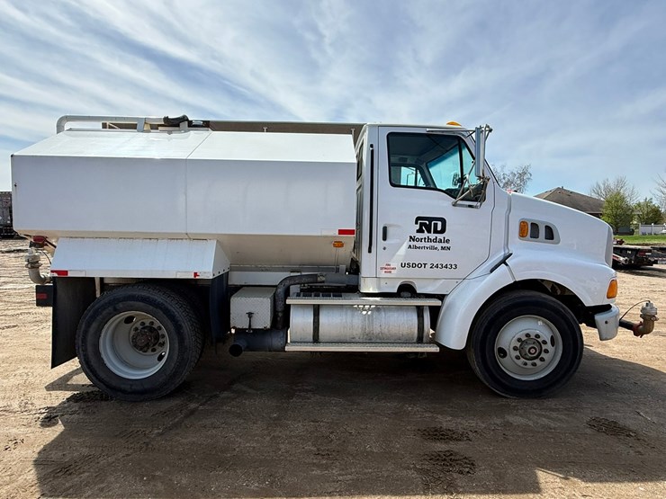 #6396-•-1997-ford-6911l-water-truck-image-6