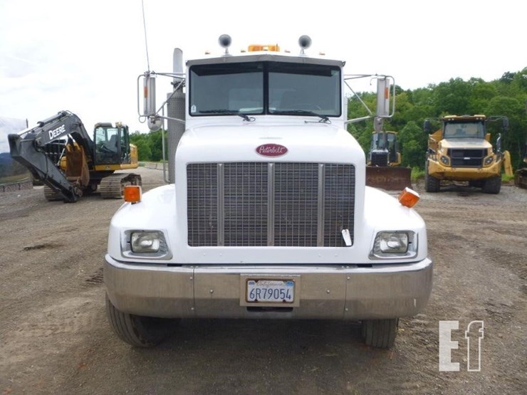 2000-peterbilt-330-image-2