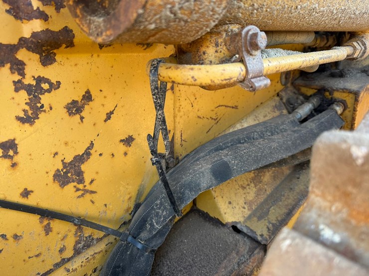 caterpillar-d4h-lgp-image-22