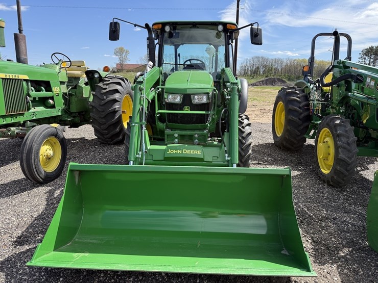 john-deere-5055e-image-2