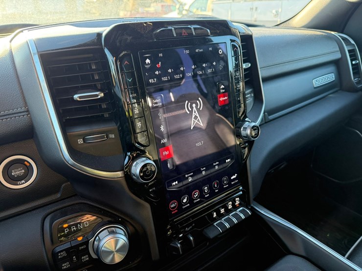 2021-dodge-1500-image-43
