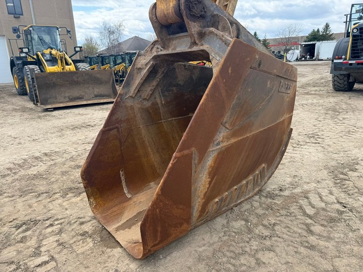 komatsu-pc490-lc-11-image-11