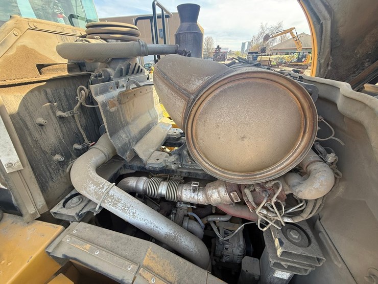 2013-caterpillar-950k-image-73