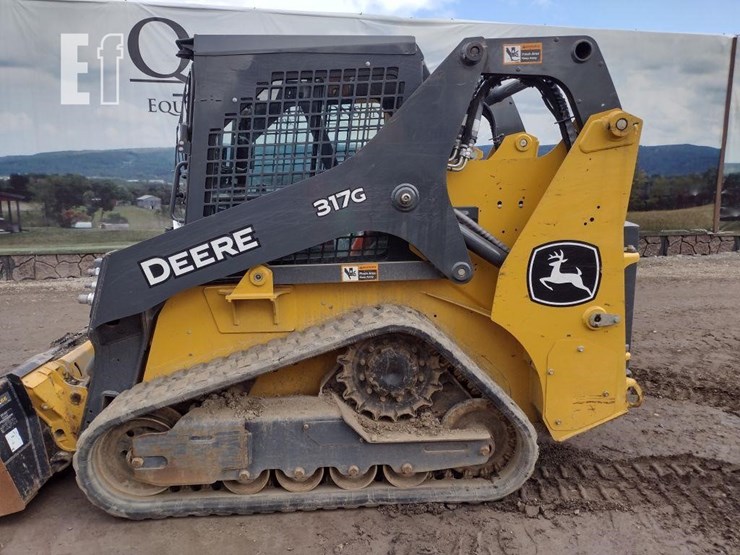 2022-deere-317g-image-11