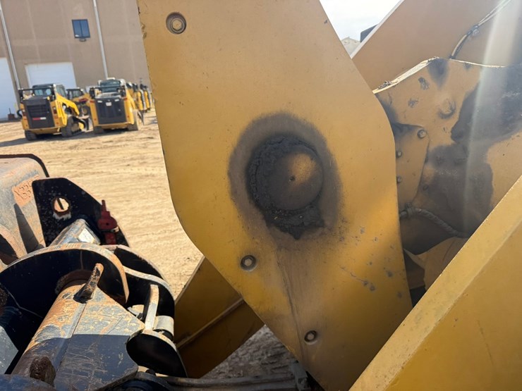 2013-caterpillar-950k-image-15