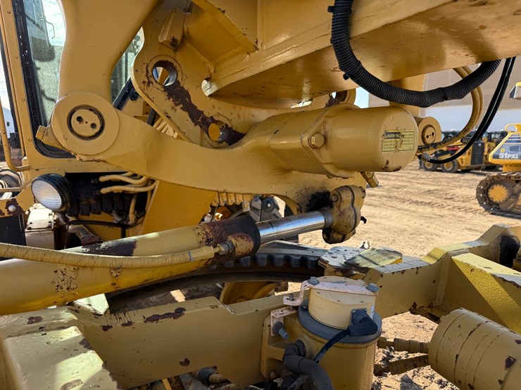 caterpillar-140g-image-14