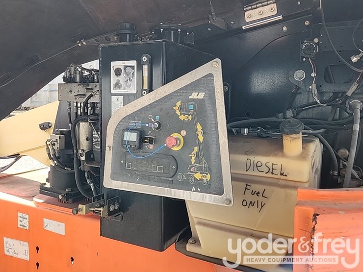 2016-jlg-400s-image-35