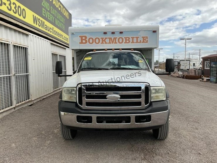 2007-ford-f550-image-3