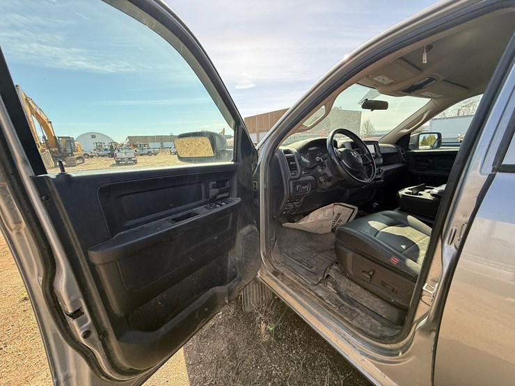 2021-dodge-2500-image-32