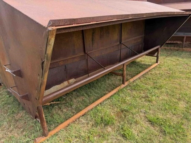 12’x7’-steel-self-feeder-image-4