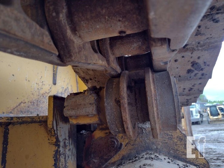2007-deere-700j-xlt-image-27