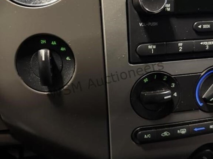 2014-ford-expedition-image-21