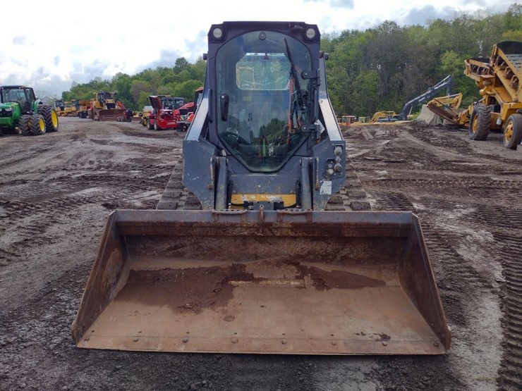 deere-317g-image-2