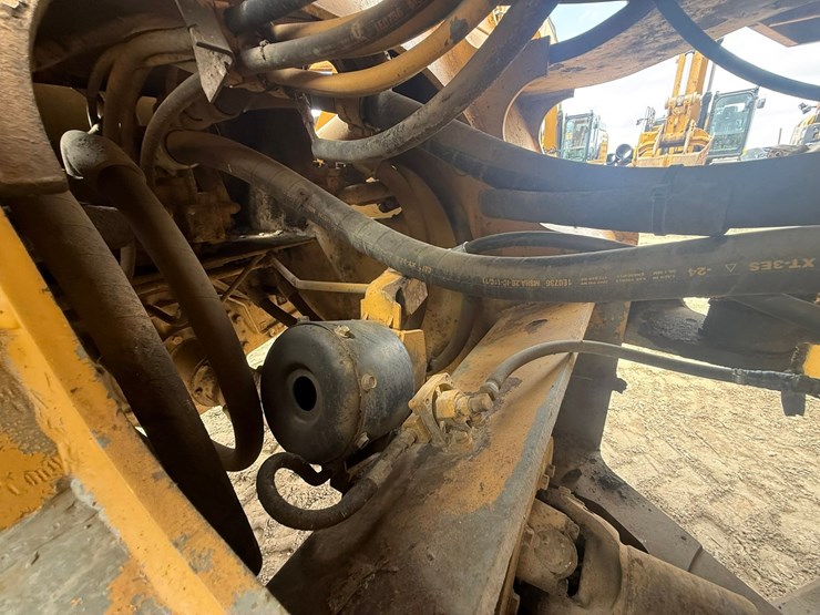 caterpillar-966d-image-35