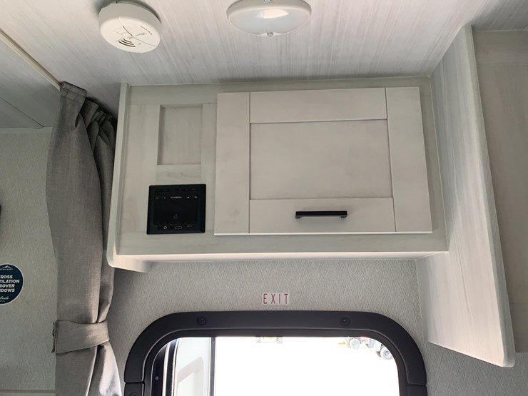 2024-east-to-west-entrada-motorhome-image-19
