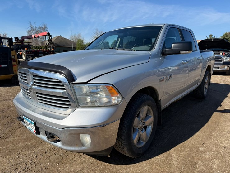 2016-dodge-1500-image-1