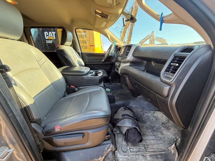 2021-dodge-2500-image-33