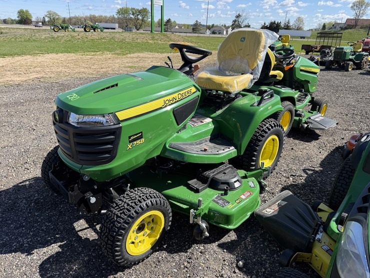 john-deere-x758-image-3