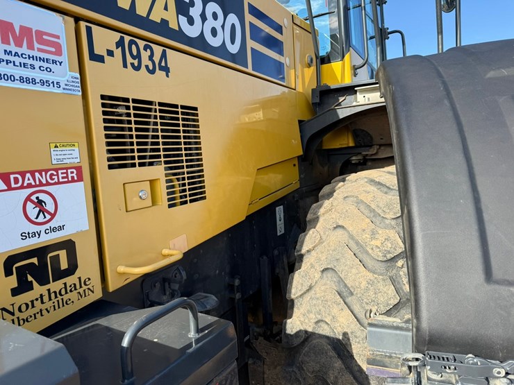 komatsu-wa380-image-109