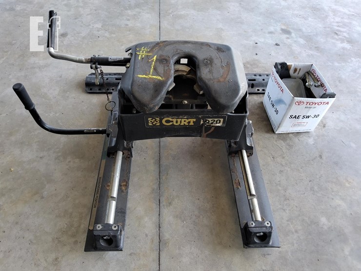 curt-5th-wheel-hitch-q20-image-1