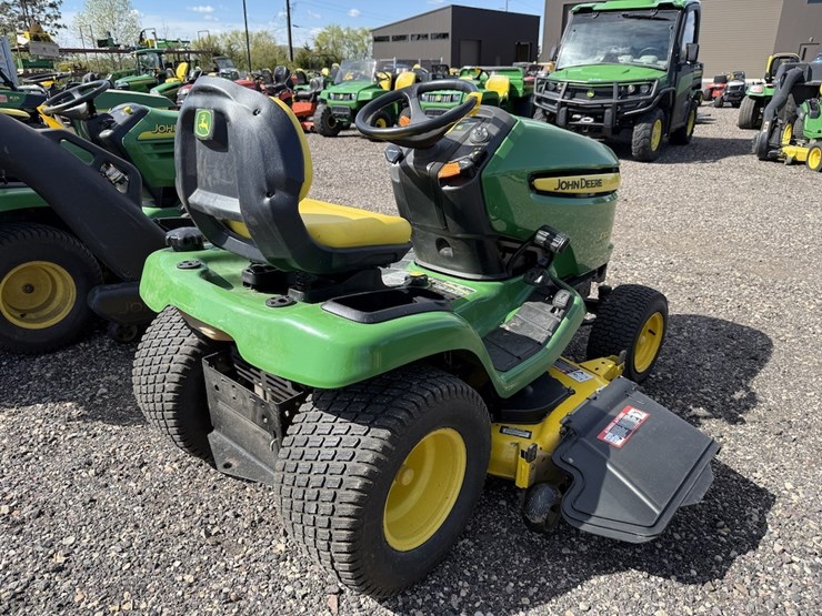 john-deere-x320-image-4