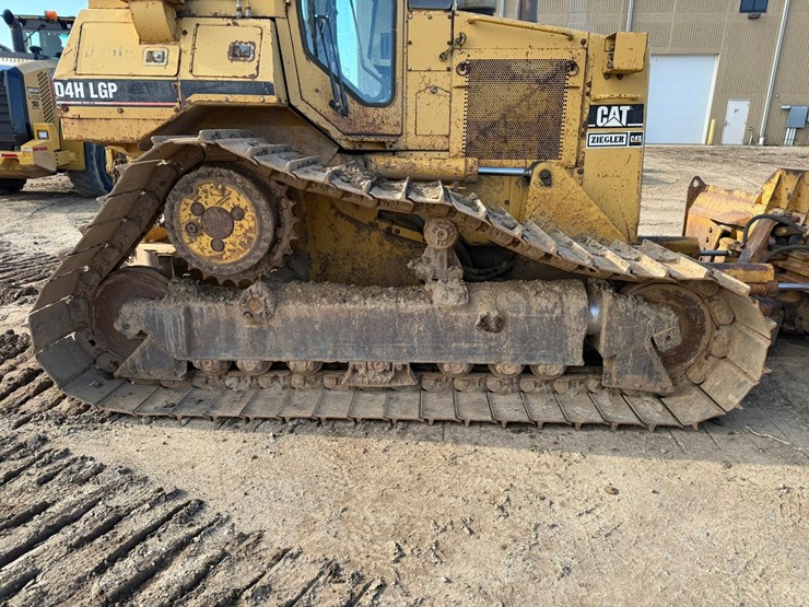 caterpillar-d4h-lgp-image-70
