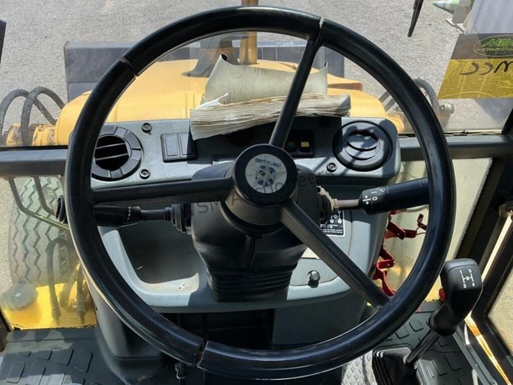 new-holland-555e-image-18