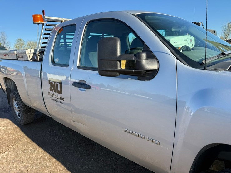 2014-chevrolet-2500-image-31