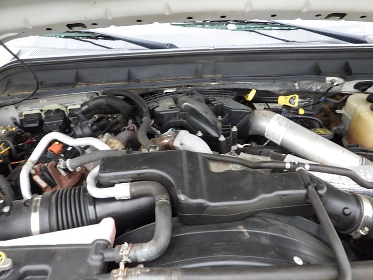 2015-ford-f550-image-18