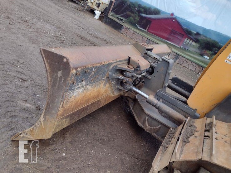 2016-case-850m-image-21