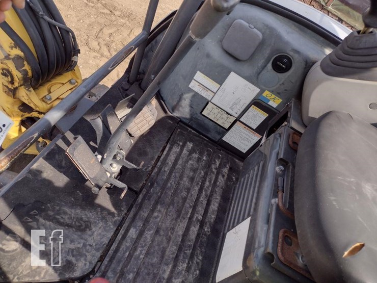 2012-new-holland-e27b-image-11