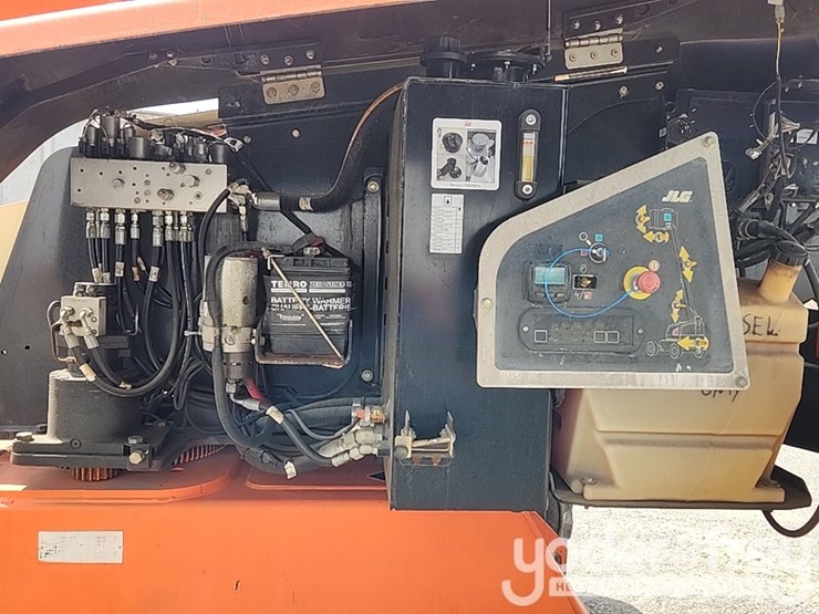 2016-jlg-400s-image-32