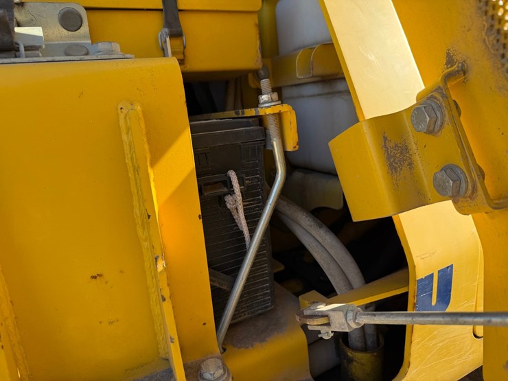 2014-komatsu-d51pxi-image-55