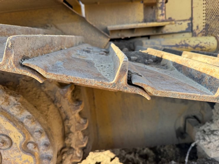 caterpillar-d4h-lgp-image-75