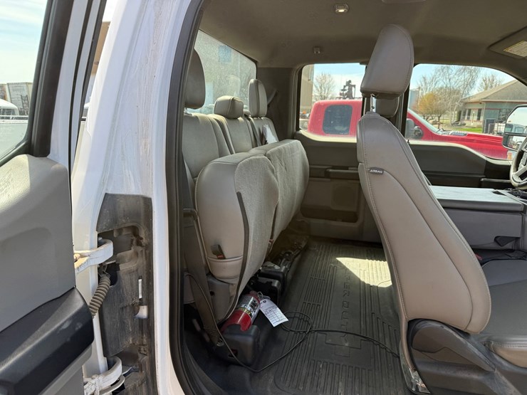 2020-ford-f550-xl-image-36