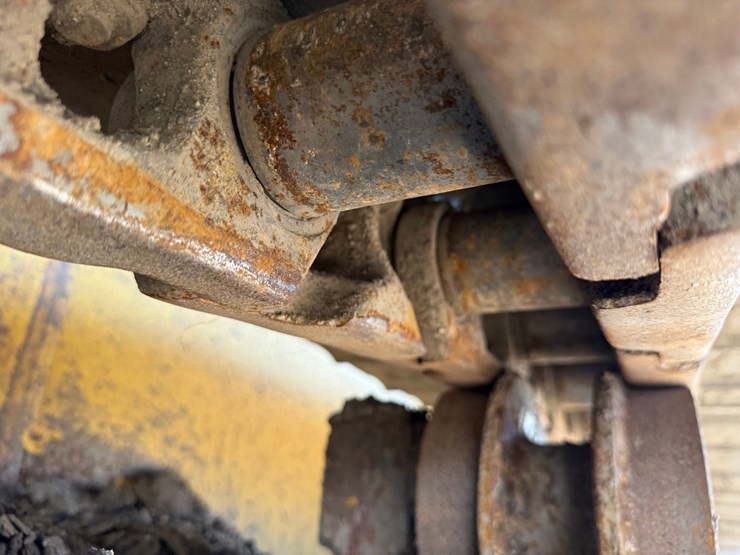 2014-komatsu-d51pxi-image-92