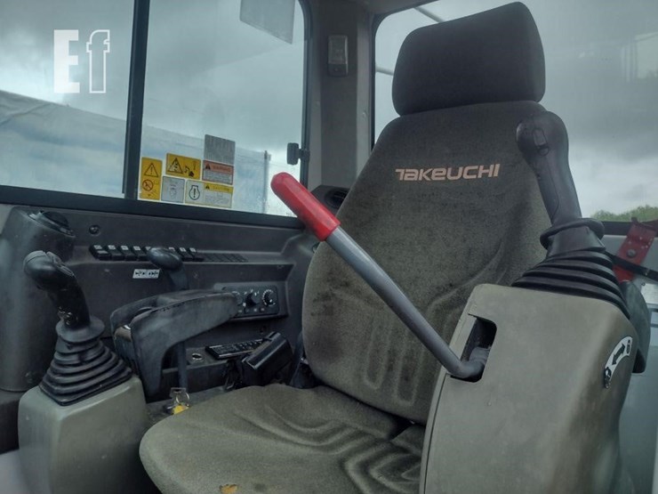 takeuchi-tb290-image-12