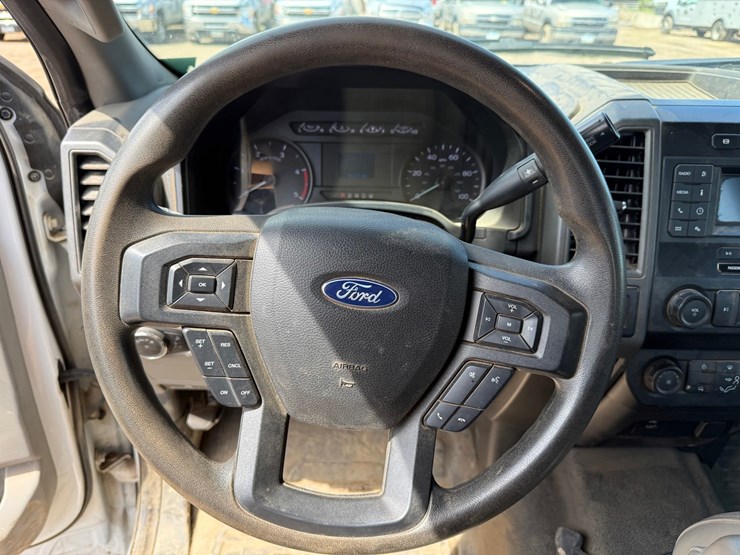 2020-ford-f550-xl-image-47