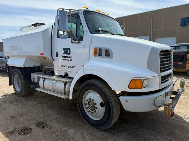 #6396-•-1997-ford-6911l-water-truck-image-7