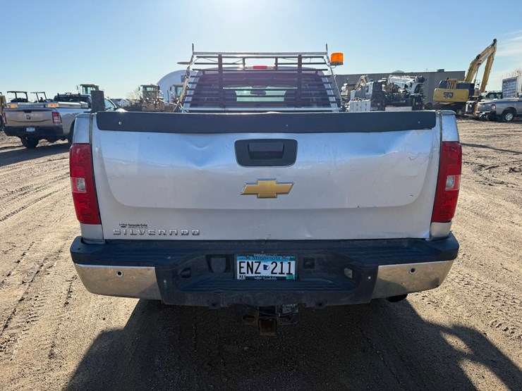 2014-chevrolet-2500-image-4