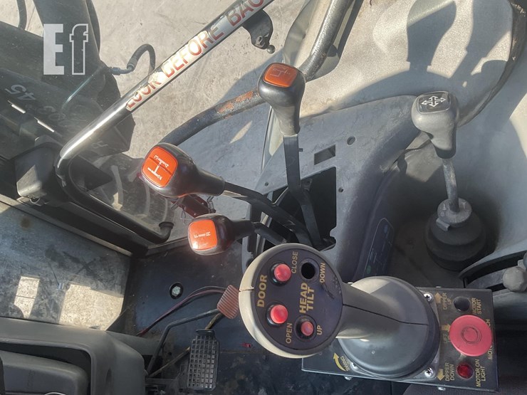 2000-new-holland-ts110-image-11