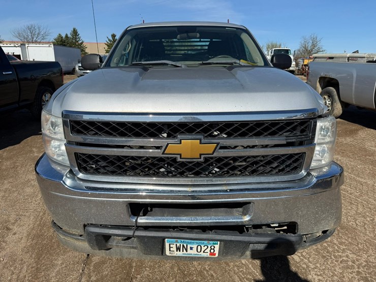 2013-chevrolet-2500-image-8