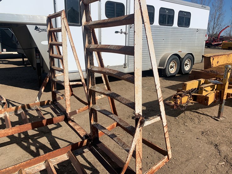 skid-steer-trailer-image-12