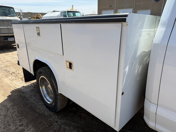 2020-ford-f550-xl-image-32