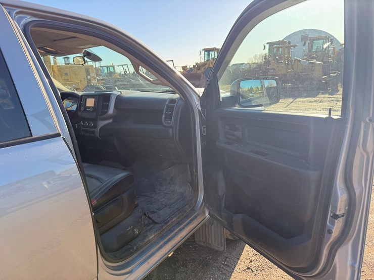 2021-dodge-2500-image-32