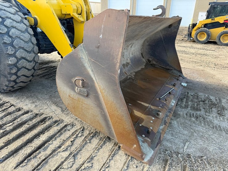 komatsu-wa380-image-10